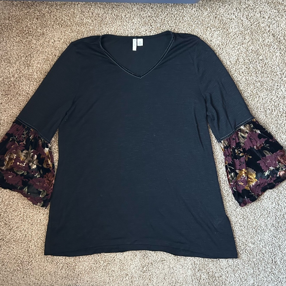 W EST 1946 Witchy Black 3/4 Sleeve Floral Velvet Belle Sleeve Top Size M |A76